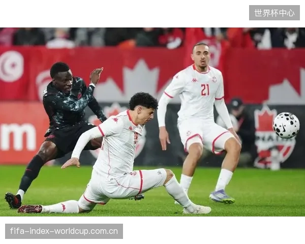防守稳定性显著提升,东道主加拿大队希望用坚固的后防线为主场之旅奠基。 防守稳定性显著提升,东道主加拿大队希望用坚固的后防线为主场之旅奠基。